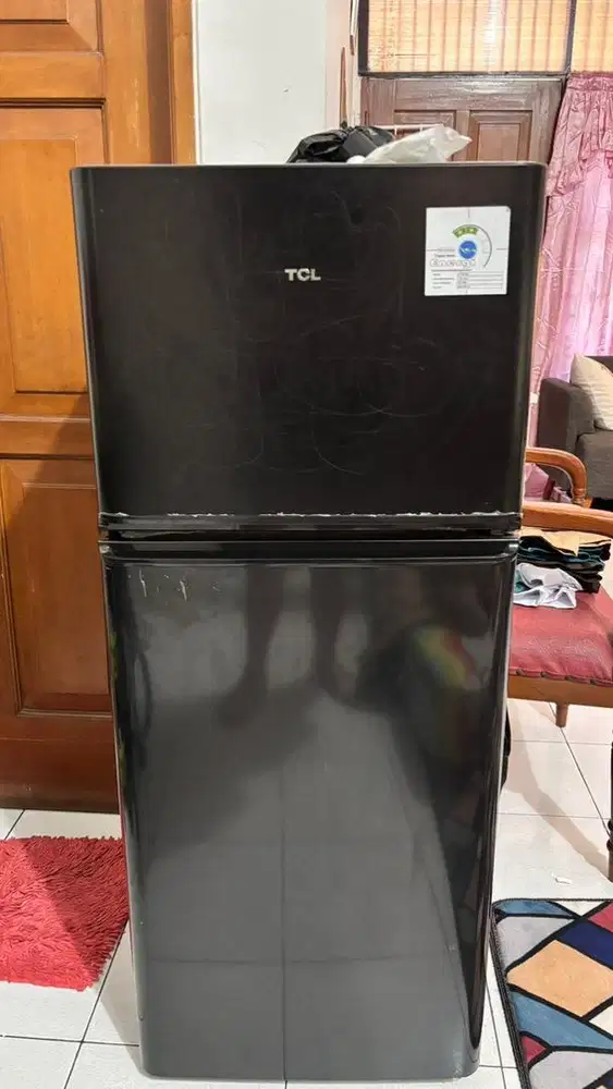 Kulkas TCL 2 pintu, pemakaian baru 2 bulan