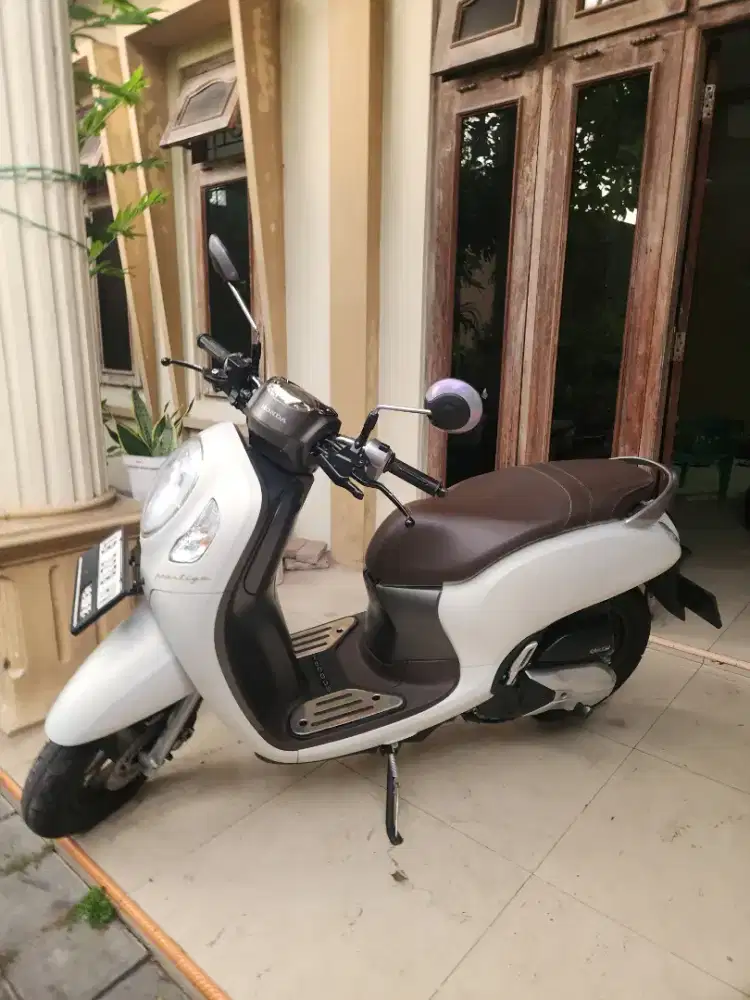 Scoopy putih keyless 2023 gbm