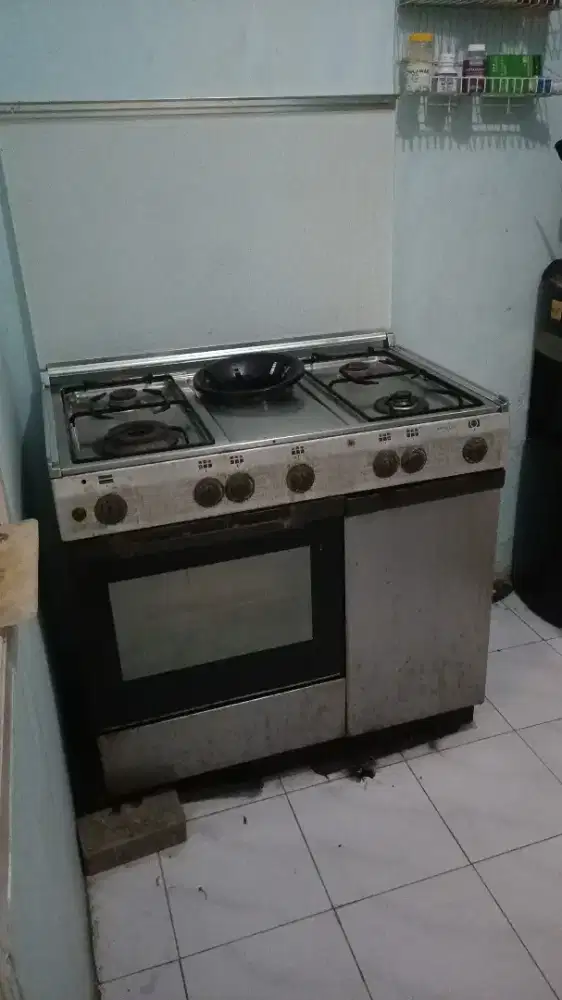 Jual kompor ariston standing