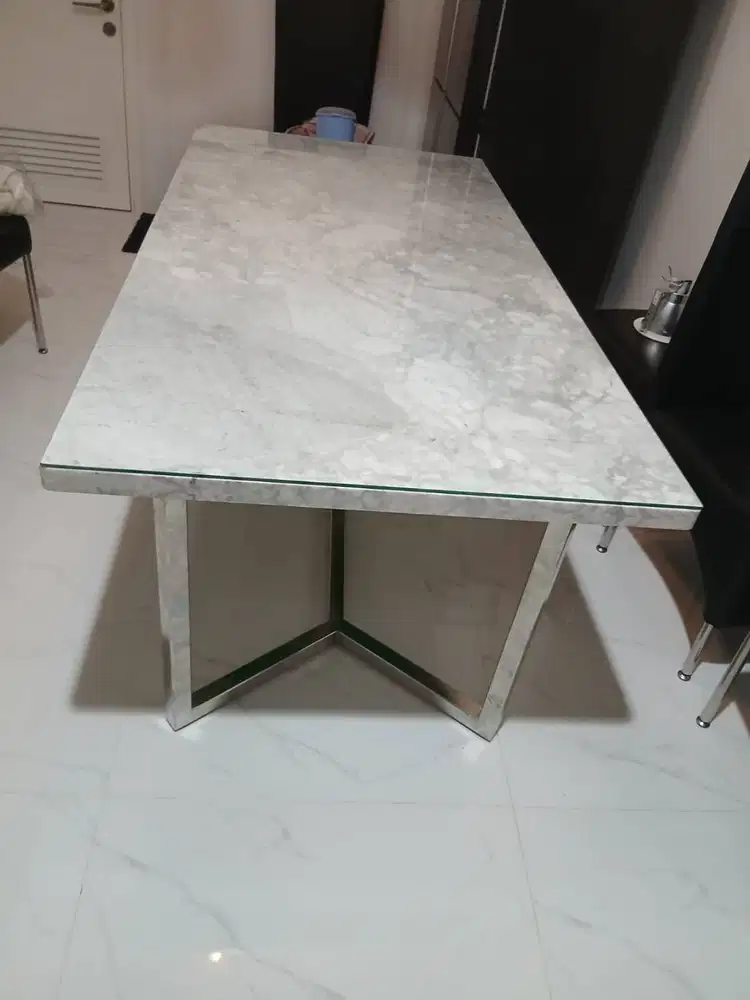 DIJUAL MEJA MAKAN MARMER DAN KURSI KULIT