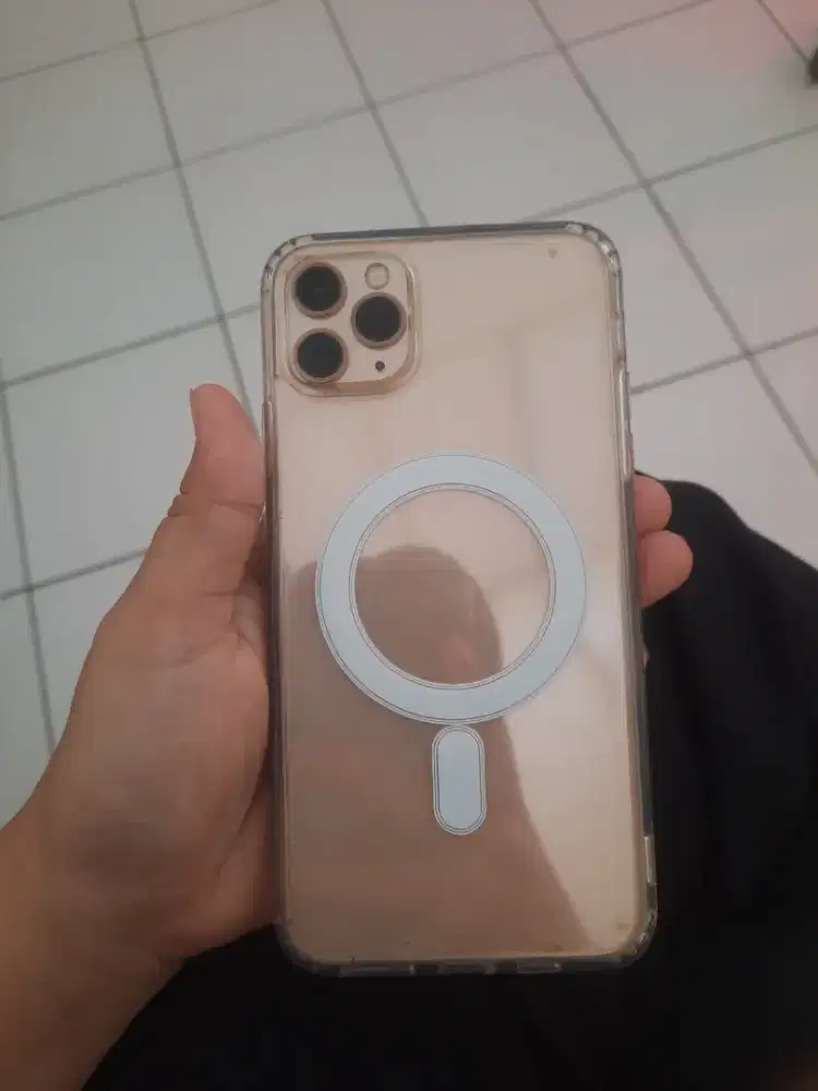 Halo guys iphone 11 promax 64gb