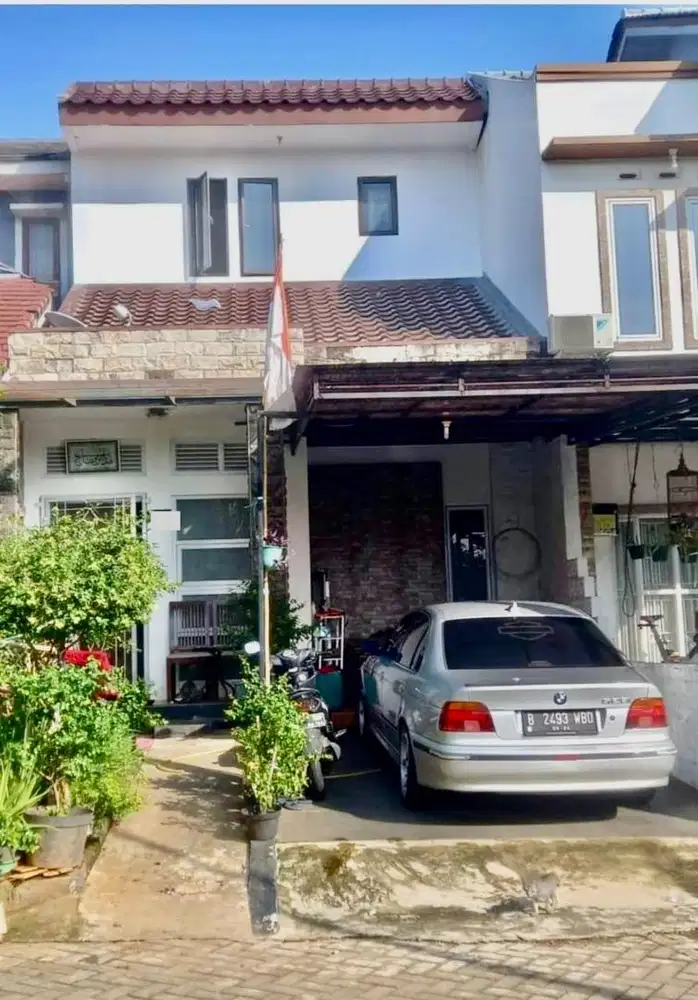 Dijual rumah 2 lantai rapi siap huni di the address