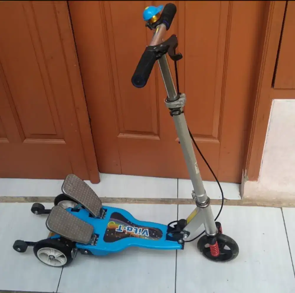 Skuter / Scooter Otoped 2 Pedal Injak Anak Bekas