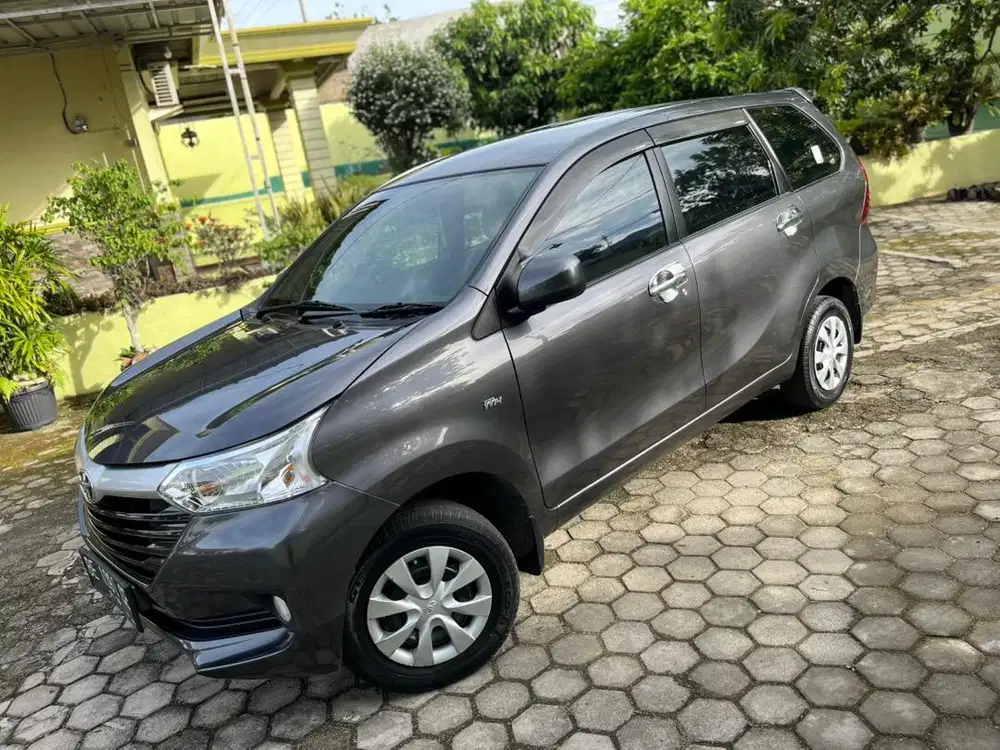 AVANZA MANUAL LOW KM 2016 e