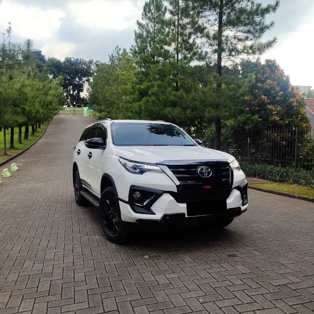 2020 Toyota Fortuner VRZ TRD 2.4 4x2 Diesel AT