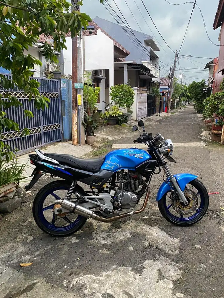 Honda tiger 2000