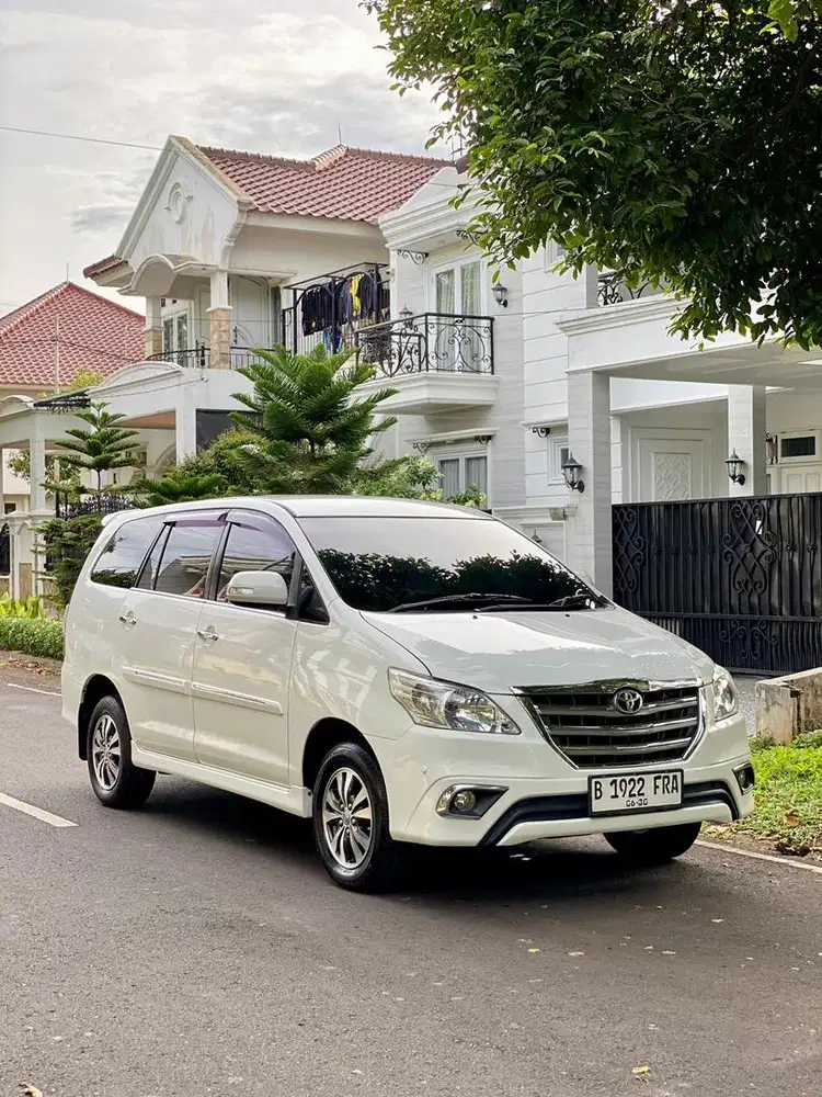Kijang Innova V 2.0 M/T 2015