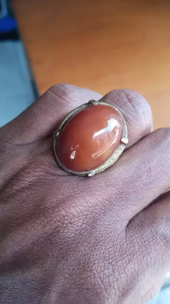 Batu giok orange (nephrite jade)