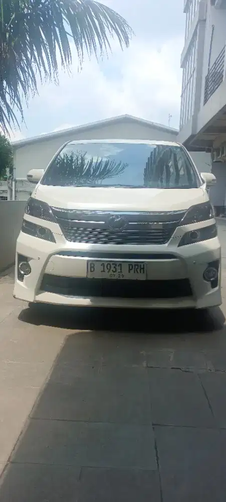 Toyota Vellfire 2014