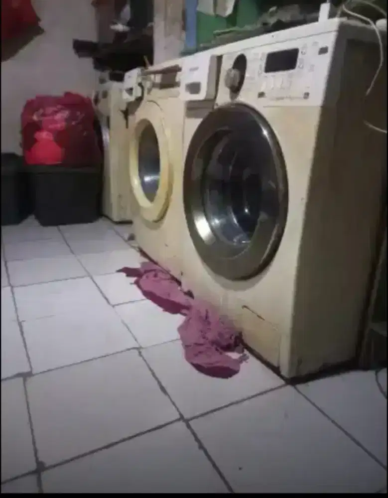 Di jual 2 mesin cuci frontloading