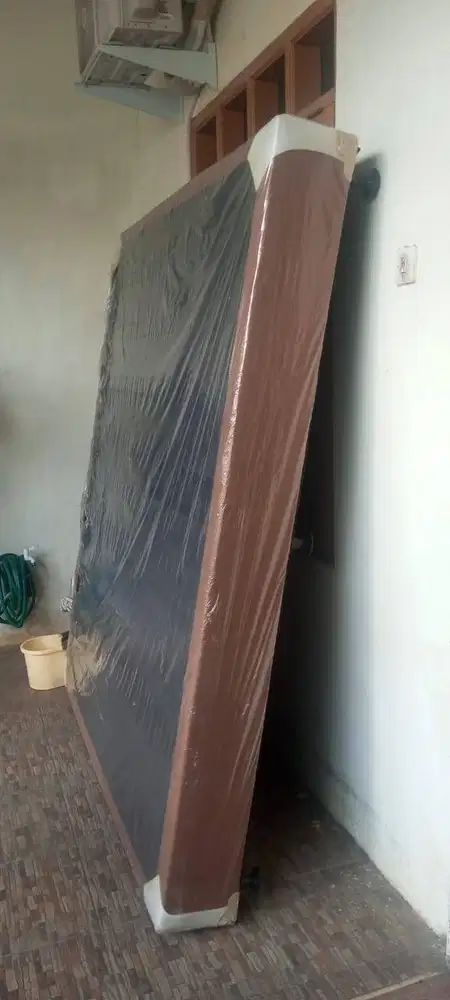 Dipan 180x200 (Tanpa Kasur) masih bagus dan Masih bungkus Plastik