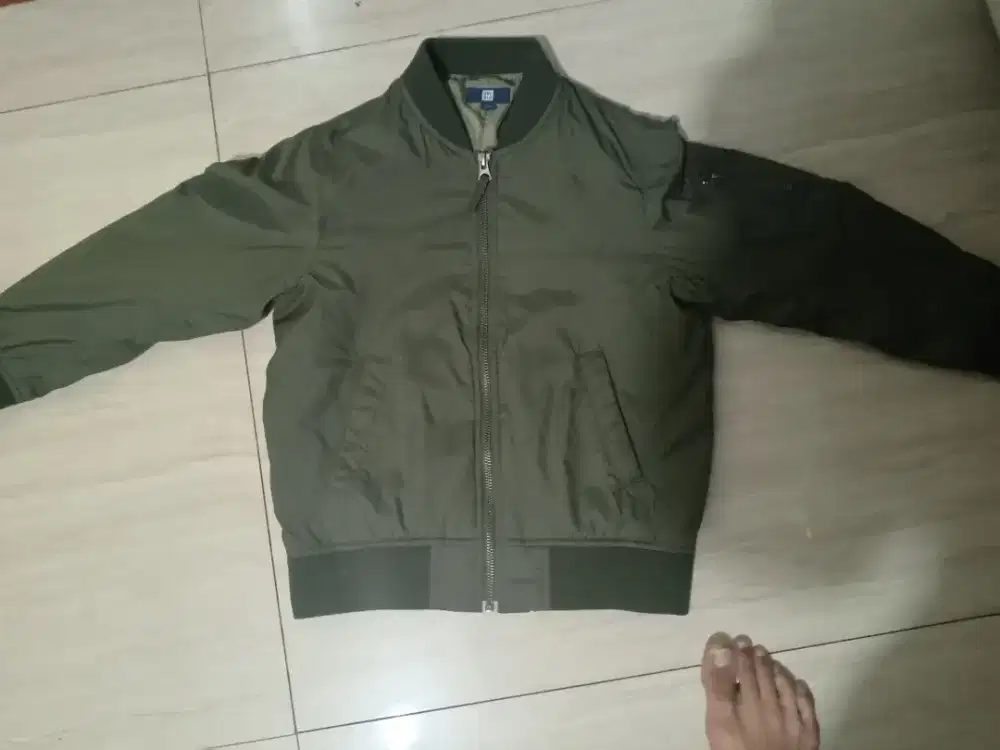 Bismillah Dijual Cepat Jacket Uniqlo Size 120 untuk Anak
