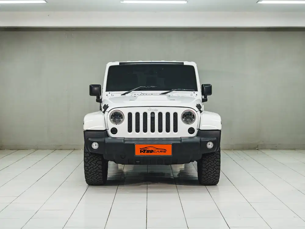 JEEP WRANGLER SAHARA 3.6L  4x4 AT , 5 Doors PUTIH  TH 2014