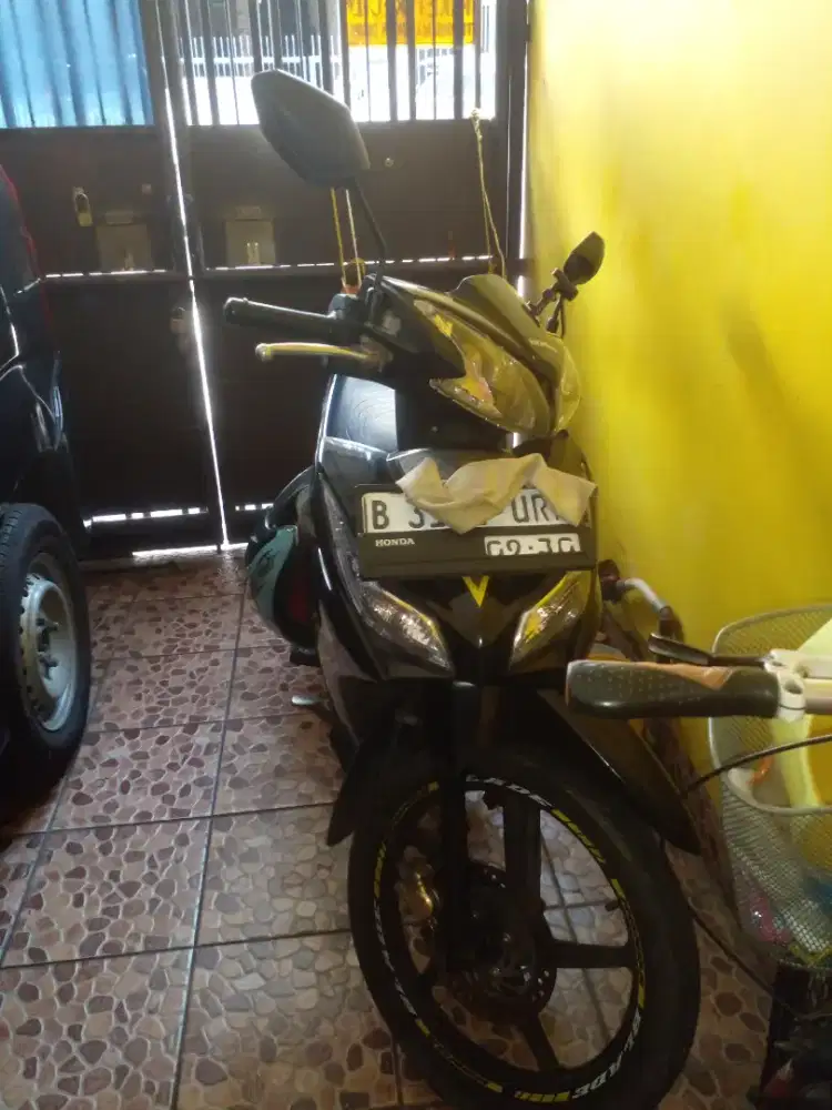 Jual Honda Blade 125cc FI 2018 black Pajak Hidup DKI Rp. 8,5 Juta Nego