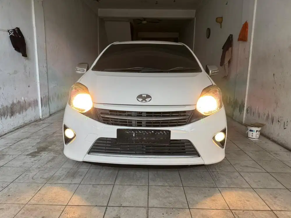 Tdp 15 Jt Toyota Agya 1.0 G Matic 2015 Putih Service Record