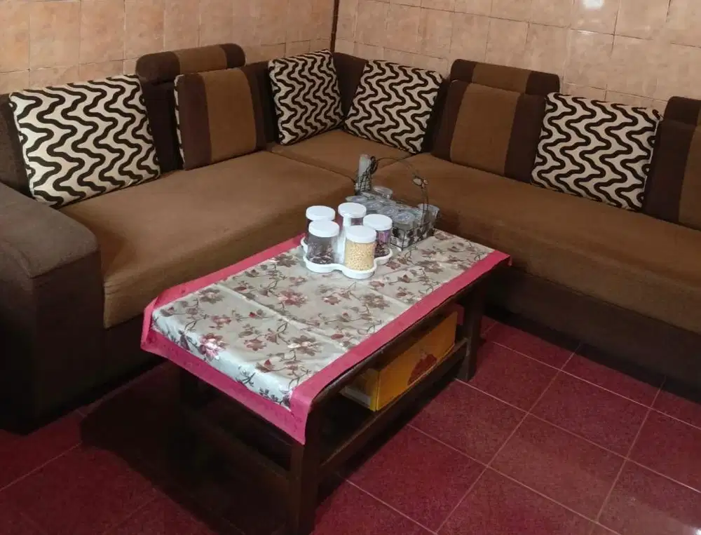 Kursi sofa dan meja set