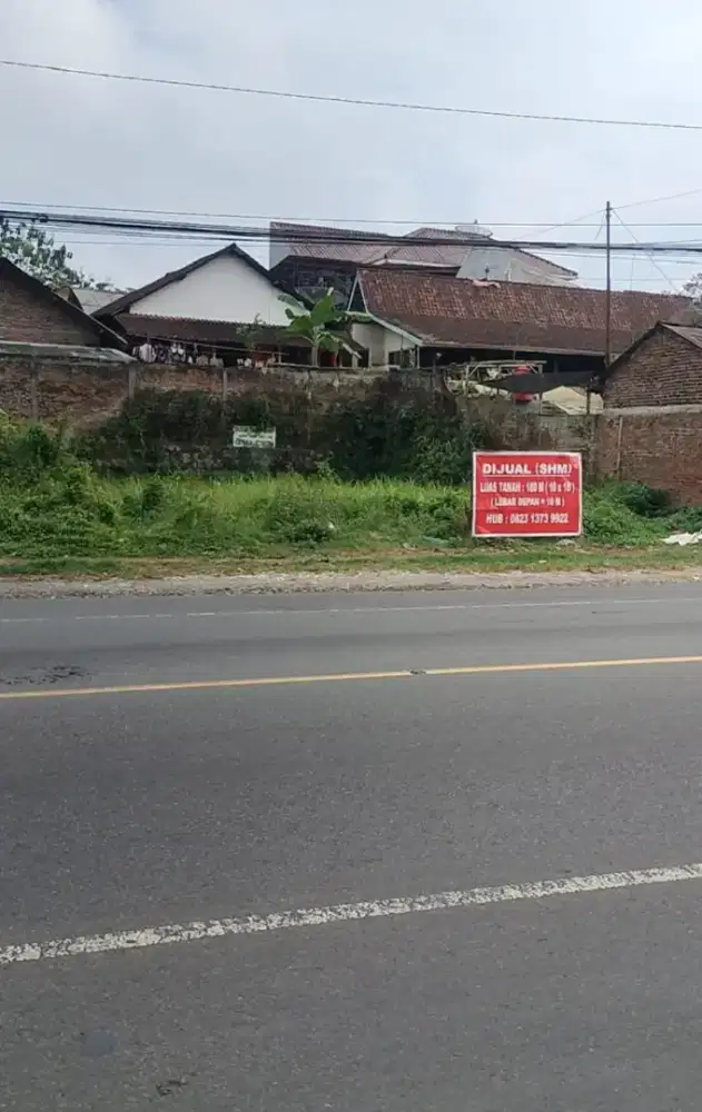 Tanah tepi jalan besar provinsi Magelang Secang Jawa tengah