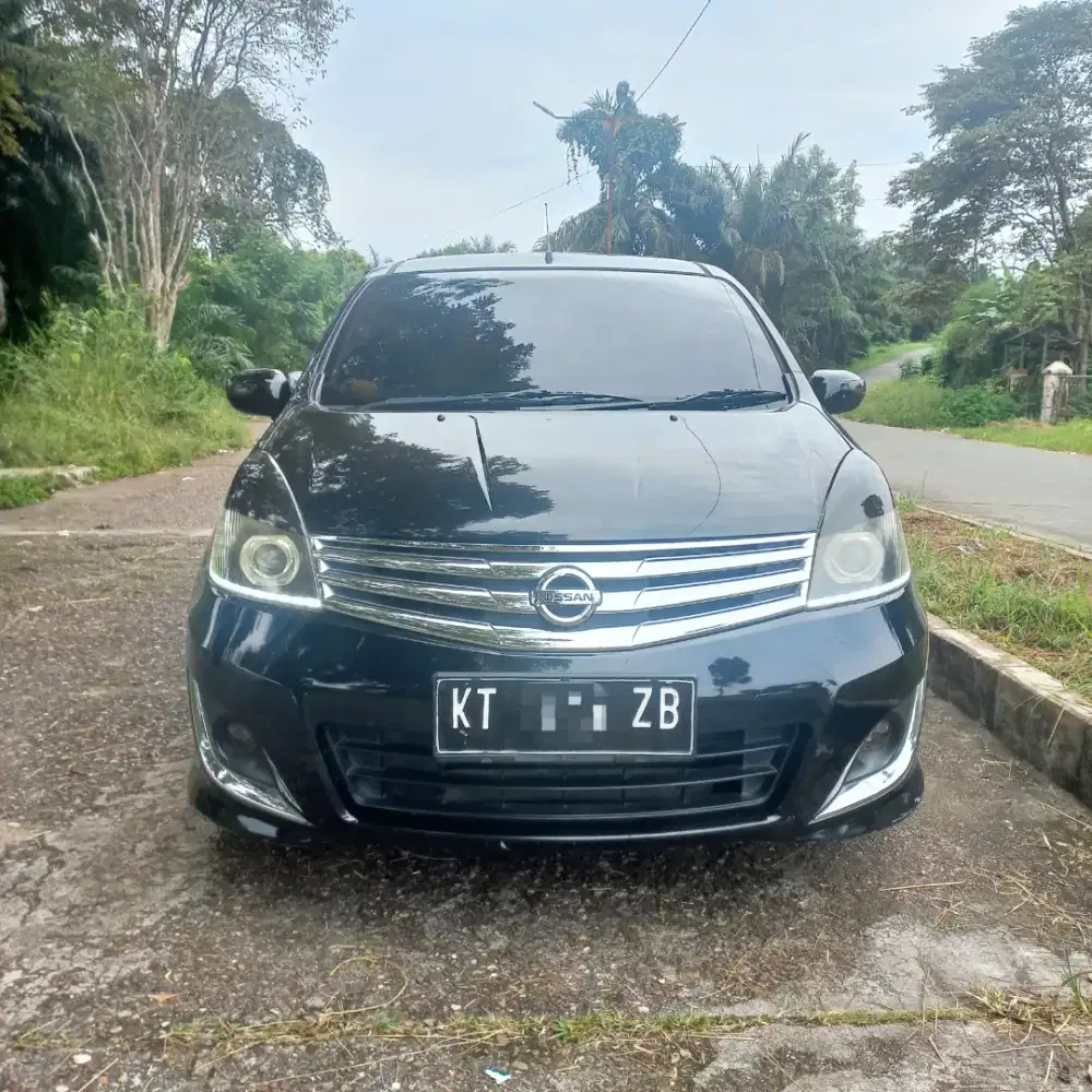 Dijual Cepat Nissan Grand Livina 1.5 XV Ultimate Matic 2012