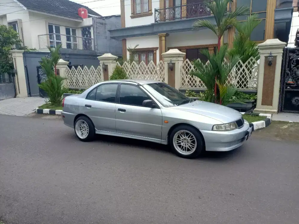 Mitsubishi Lancer 2001 Bensin