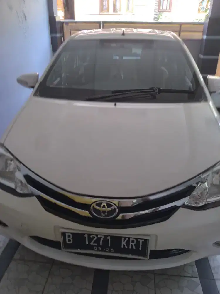 Jual cepat Toyota Etios Valco thn pabrik 2015 pemakaian thn 2016