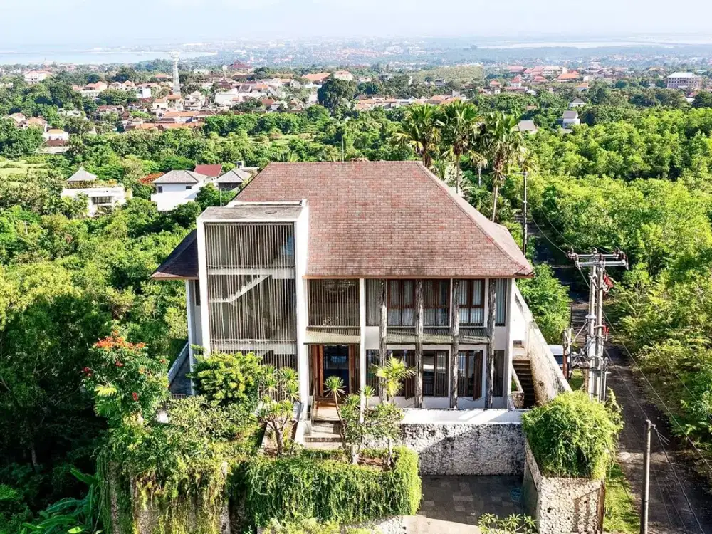 For Sale – Contemporary Hillside Villa with Ocean & GWK View, Bali