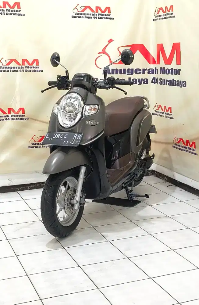 Honda scoopy stylish Tahun 2017 warna Abu Abu