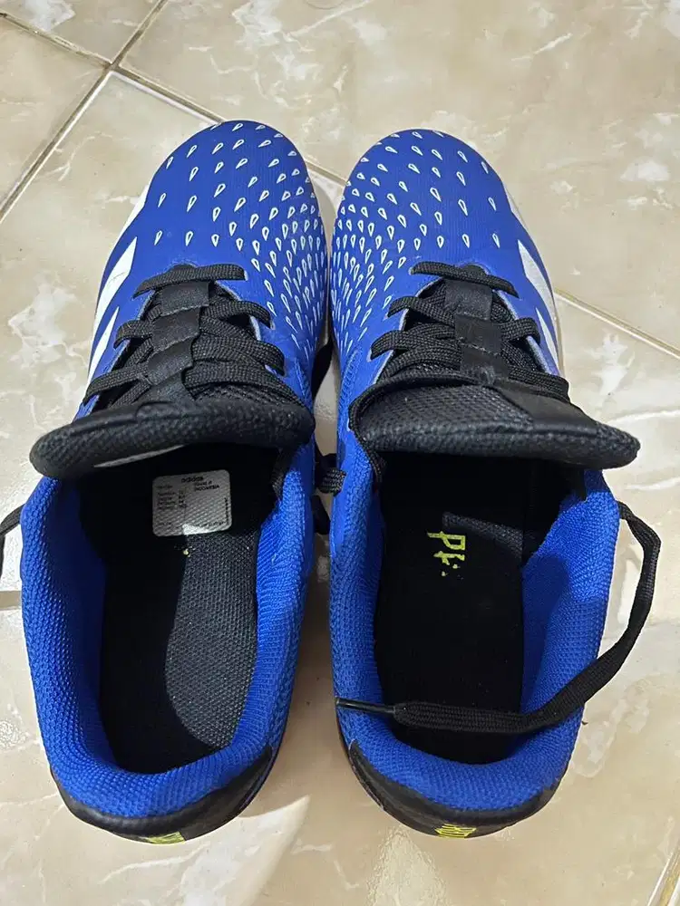 Sepatu futsal predator masih mulus