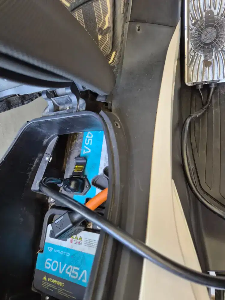 Dijual 2 Batrei Alva One Bonus charger