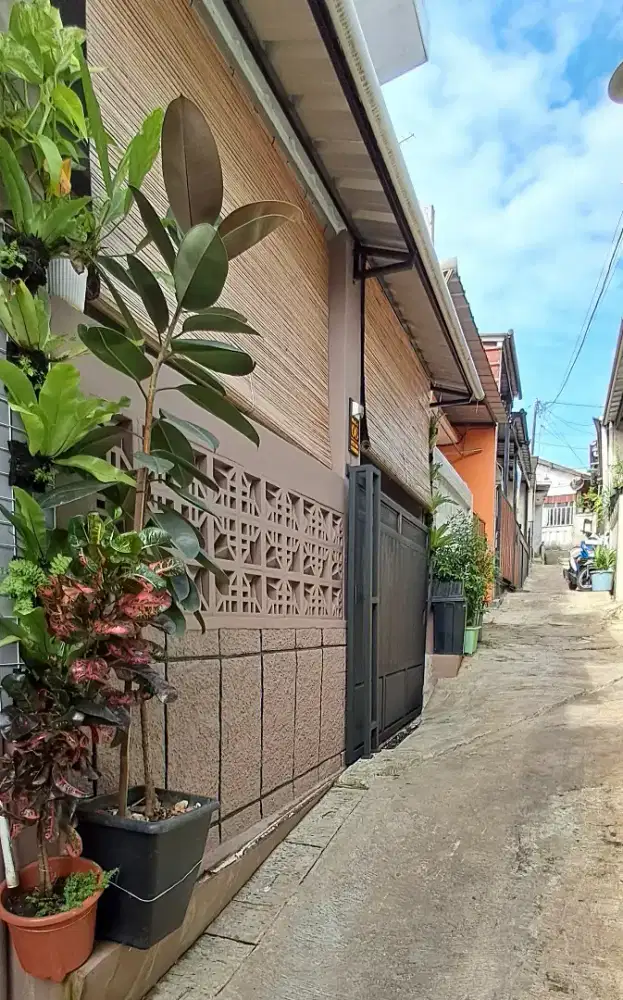 Di Jual Cepat Rumah Minimalis 2 lantai Depok strategis & Baebas Banjir
