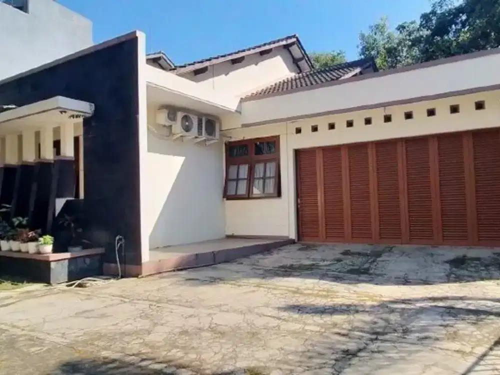 Dijual Rumah Mewah Lokasi Di Jl. Semeru Raya Semarang