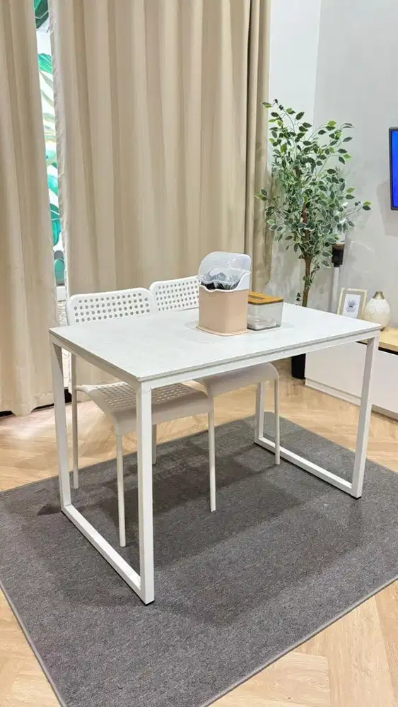 Meja makan + 2 kursi