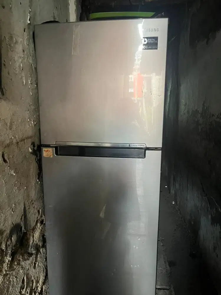 KULKAS 2 PINTU SAMSUNG RT32K5032S8