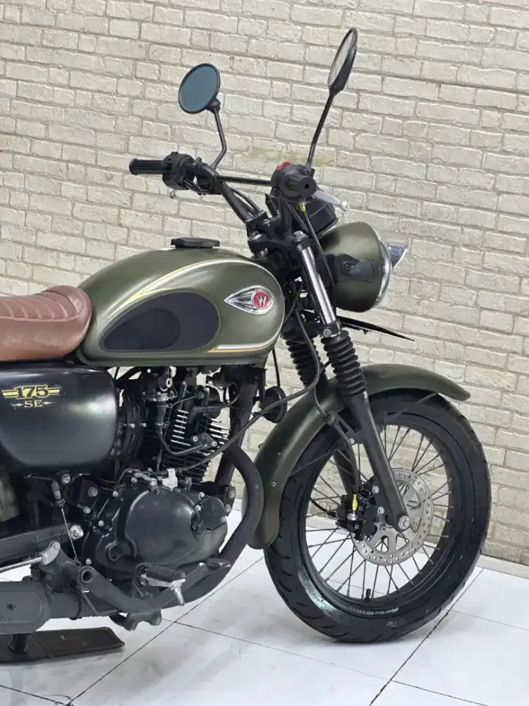 KAWASAKI W175 SE TH 2019 WARNA FAVORIT GREEN ARMY. MULUS NOMINUS