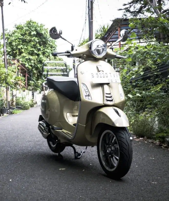 Vespa Primavera 75th Anniversary