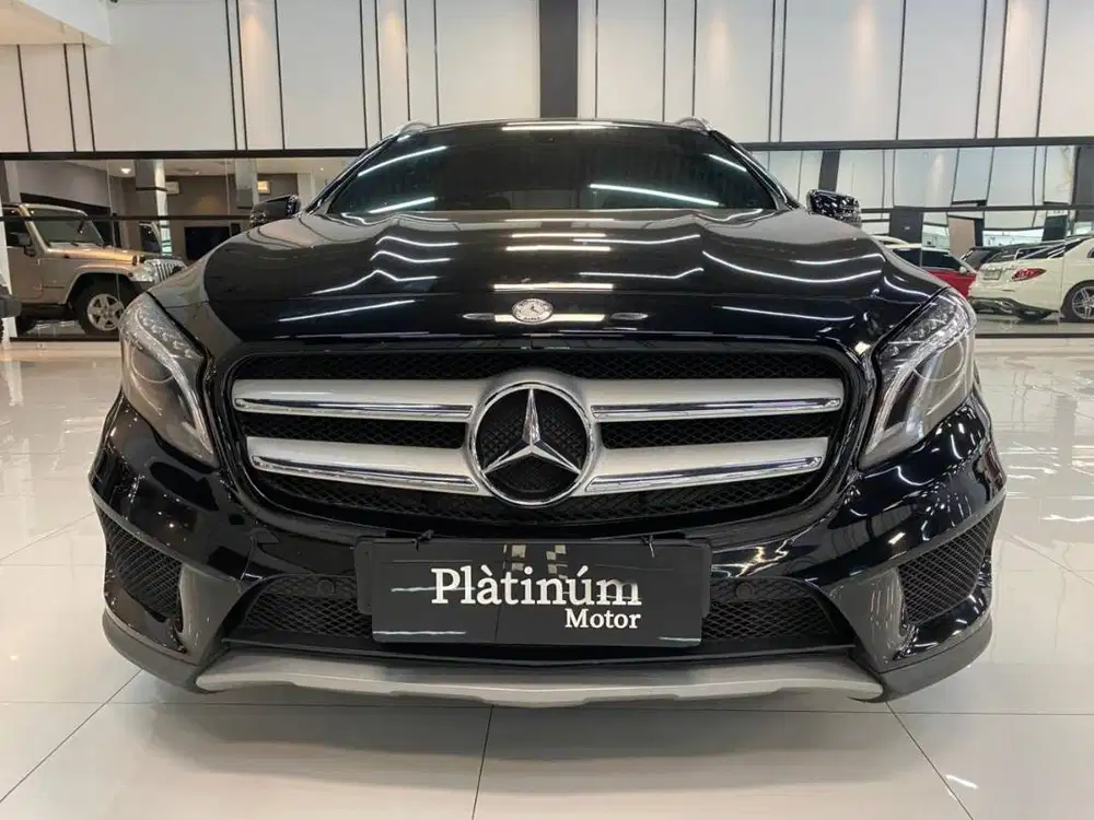 MERCEDES BENZ GLA200 AT