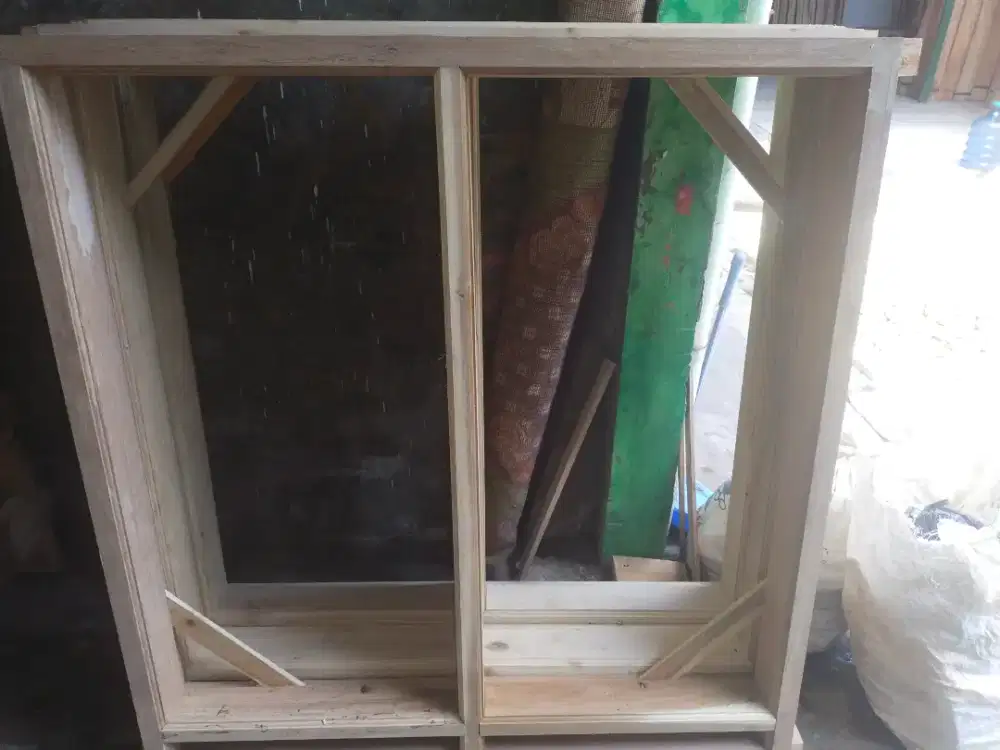 KUSEN KAYU DAN KUSEN JENDELA KAYU