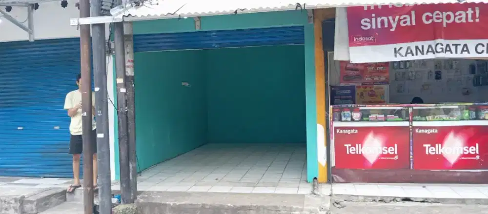 Dikontrakan tempat usaha