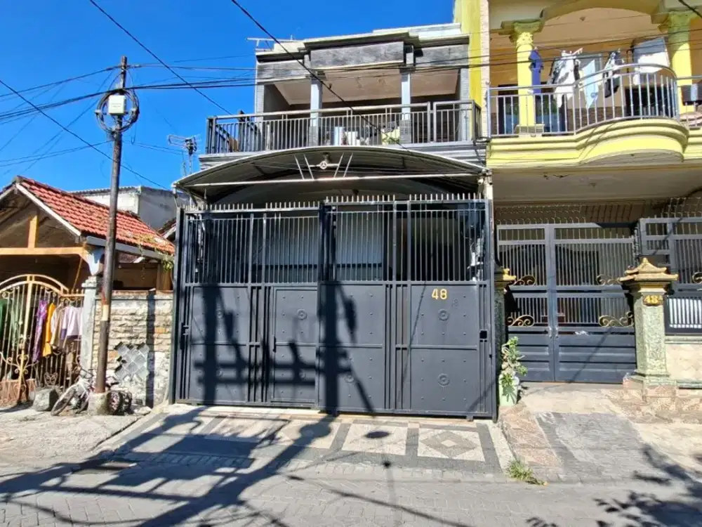 RUMAH DI KELURAHAN PAKIS, SAWAHAN SURABAYA