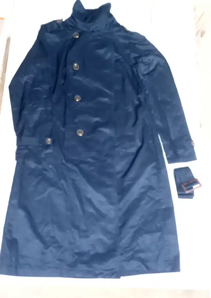 Coat preloved bekas bagus bahan katun waterproof