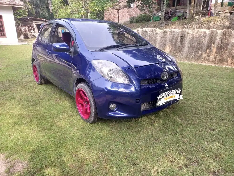 Mobil Yaris 2006