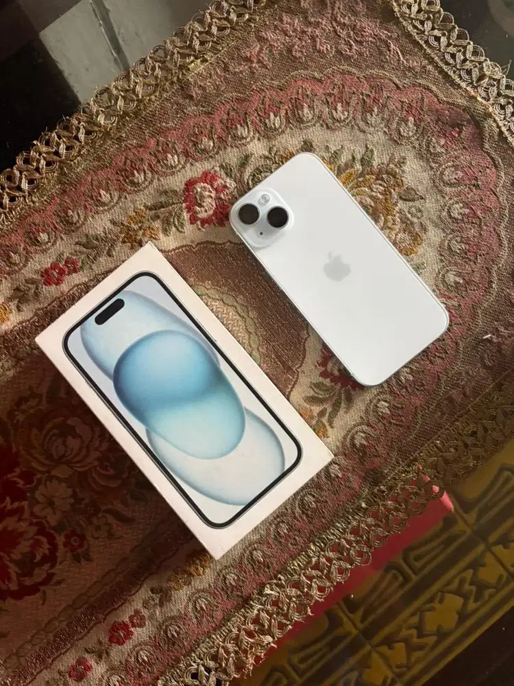 Jual cepat Iphone 15 128 Starlight Ibox like new garansi on