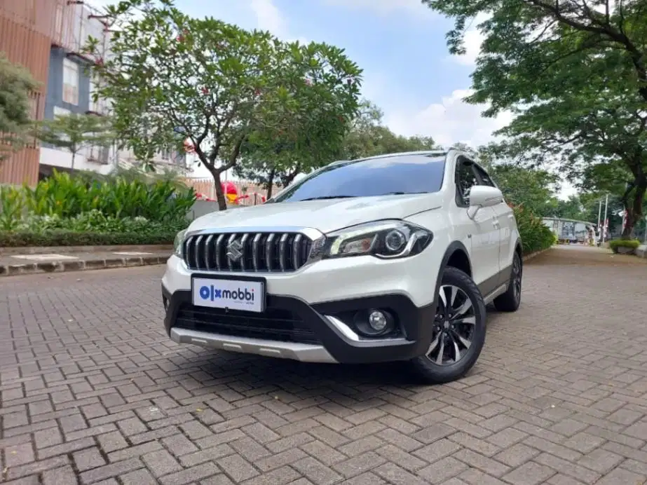 LOW DP Suzuki SX4 1.5 S-Cross Bensin-AT 2022 9BY