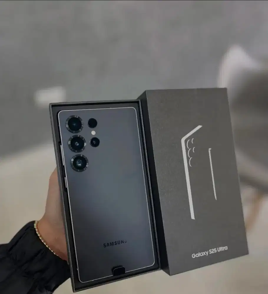 Samsung Galaxy S25 Ultra 12/512GB New Sein