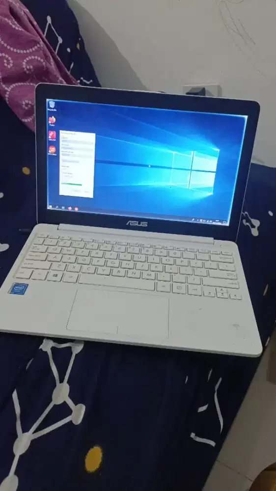 Laptop Asus E203MAH N4000 4GB SSD 500 GB Samsung 870 EVO