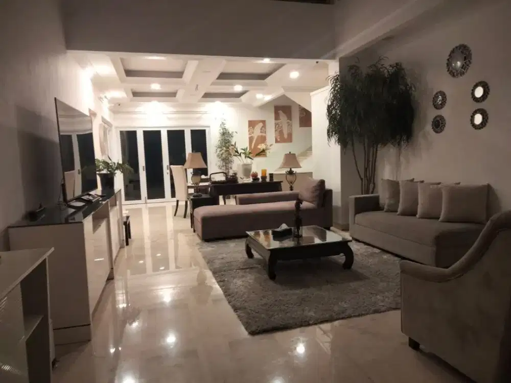 Dijual Rumah Bintaro Jakarta Selatan Ada Pool Semi Furnished