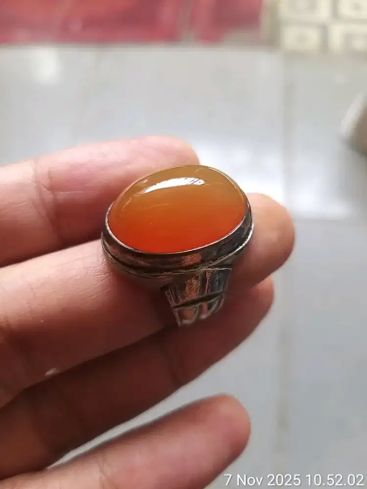 Batu Cincin Warna Orange kecoklatan jenis batu Obi