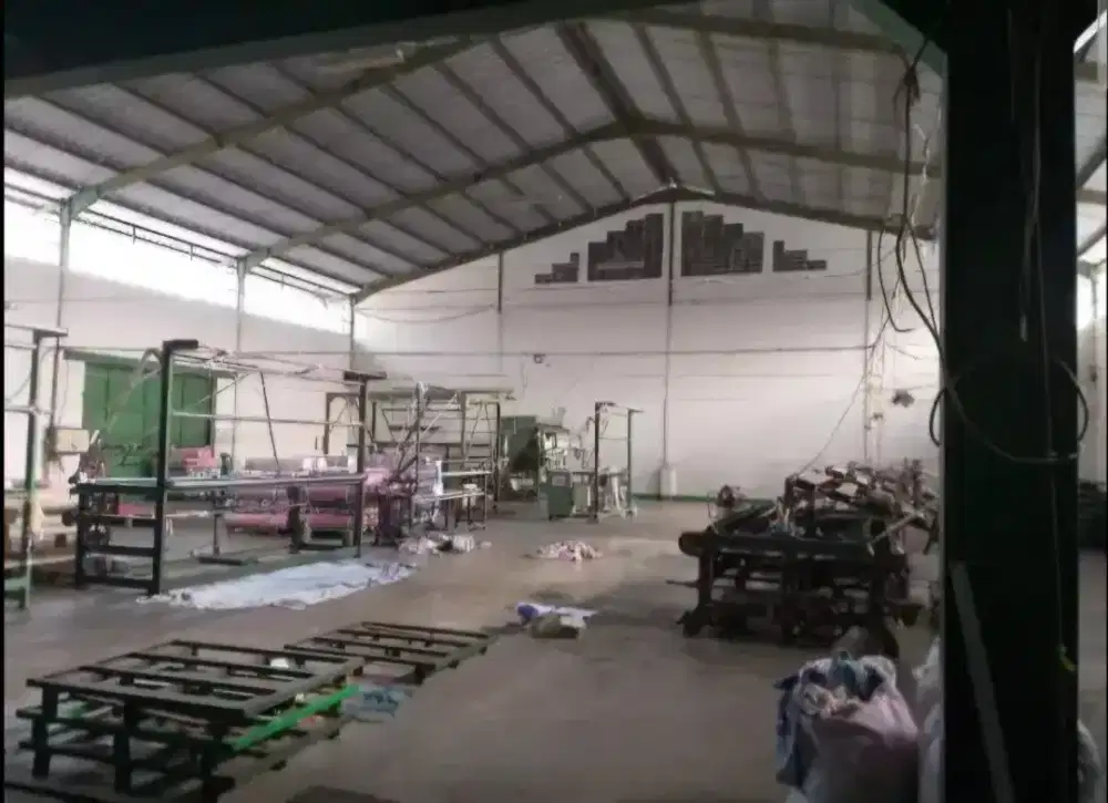 Dijual eks.pabrik 3000m2 Jl. Sadang