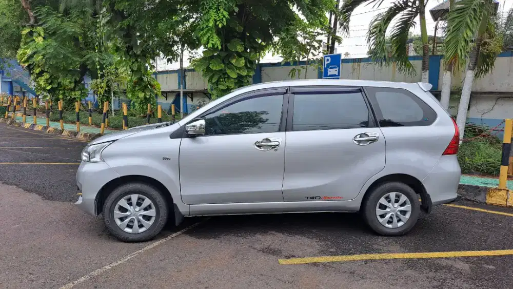 Toyota Avanza kondisi baru dijual, jarang dipakai