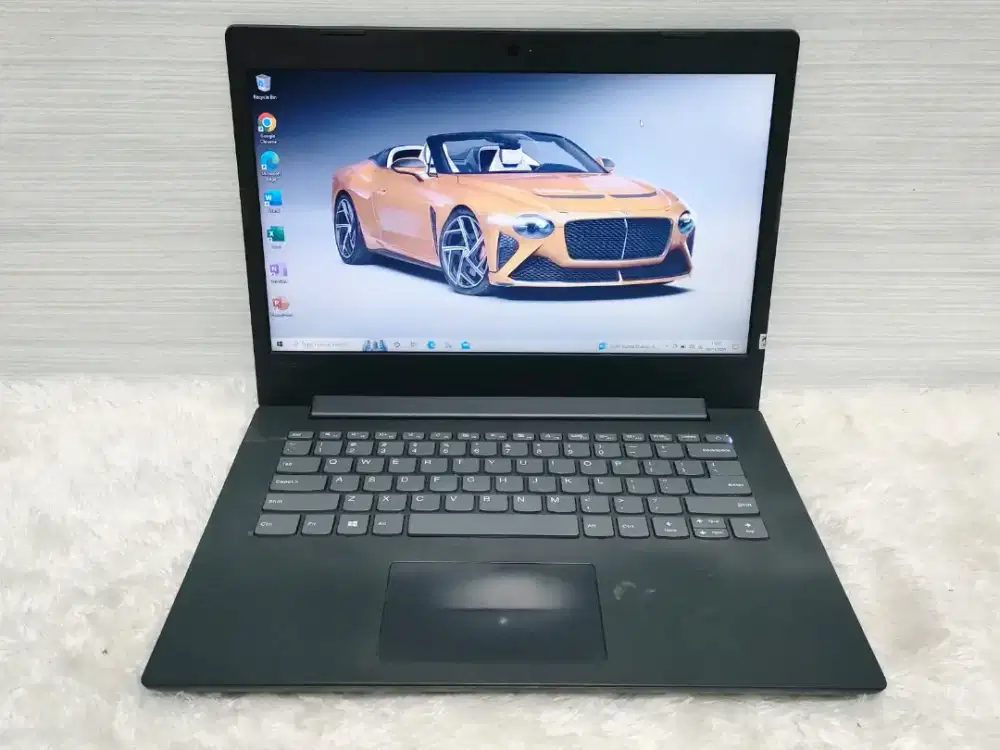 Lenovo IDEAPAD 320

- Amd A4 - 9125 (2CPU) ~2.3 Ghz
- Ram 4 GB