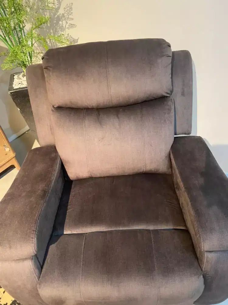 PROMO CICILAN BUNGA 0% ZIO (SOFA RECLINER 1S W/CUP)